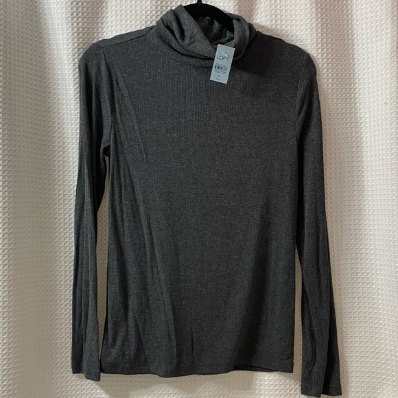 NWT LOFT Petite Ribbed Turtleneck Top - Picture 1 of 5